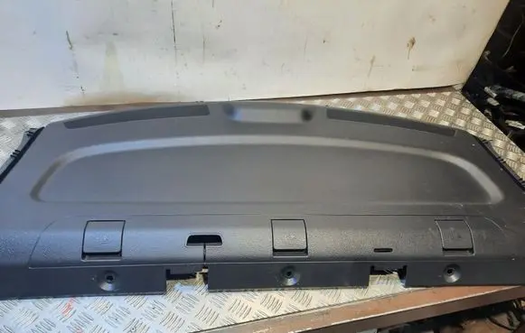 Volkswagen Jetta VI Parcel shelf 5C6863413