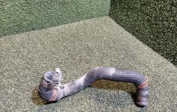 Opel Vivaro Engine coolant pipe/hose 140532719R 93450183