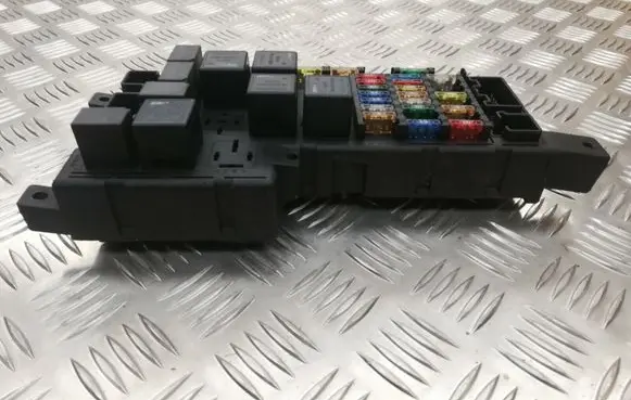 Volvo S60 Fuse module 518787205