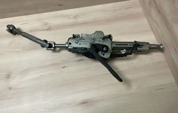 Volkswagen PASSAT B8 USA Steering column universal joint 3Q1419501B EP0916564B1