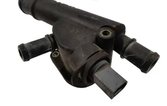 Volkswagen Golf V Thermostat housing 038121132D