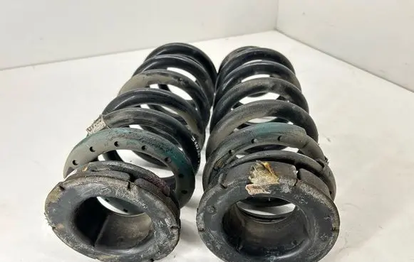 Jeep Grand Cherokee Rear coil spring 68029666AD 68029665AD