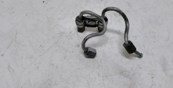 Toyota Yaris Fuel injector supply line/pipe 