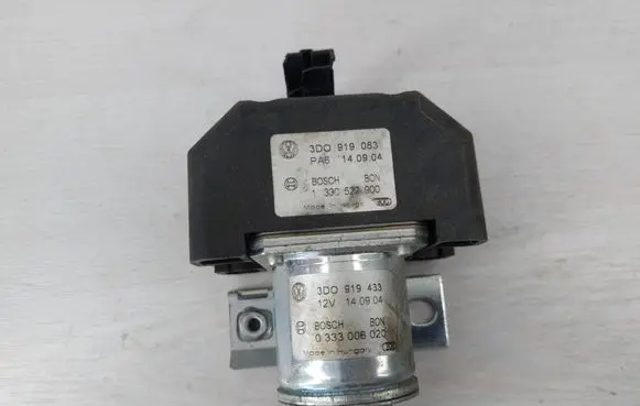 Volkswagen Phaeton Charging relay 3D0919433