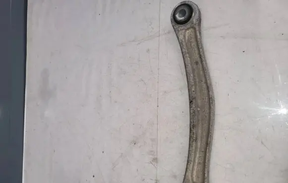 Rear control arm