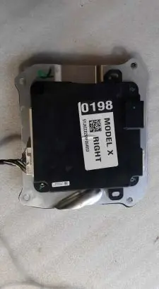 Tesla Model X Door control unit/module 105018300D 0317FM0004038