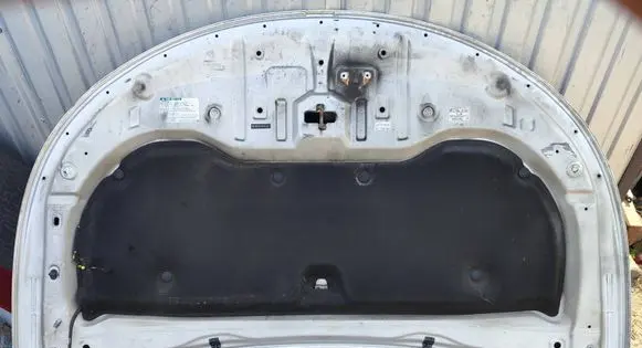 Toyota Avensis T270 Engine bonnet/hood sound/heat insulation 