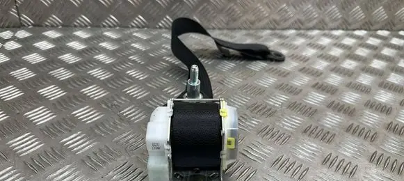 Toyota RAV 4 (XA40) Rear seatbelt H073901