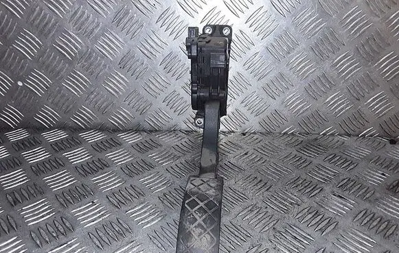 Skoda Fabia Mk1 (6Y) Accelerator throttle pedal 6q1721503b