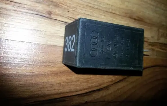 Volkswagen Golf IV Other relay 4D0907131 382