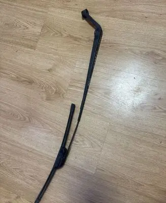 Toyota Avensis T250 Front wiper blade arm