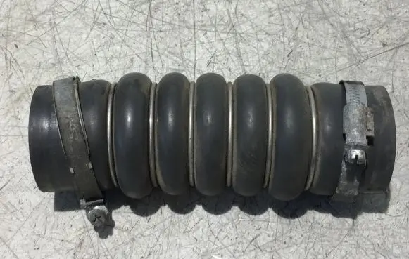Intercooler hose/pipe