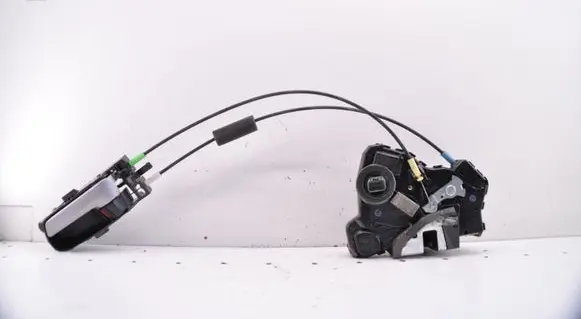 Suzuki Grand Vitara II Coupe door lock (next to the handle) 5072815