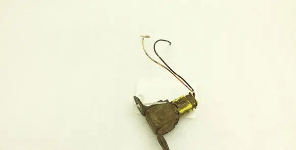 Mitsubishi L200 Airbag deployment crash/impact sensor MR587975