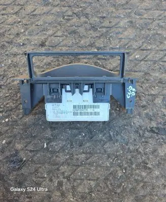 Renault Clio III Screen/display/small screen 8200380298