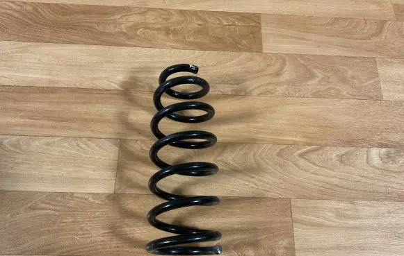 Toyota Avensis T250 Rear coil spring
