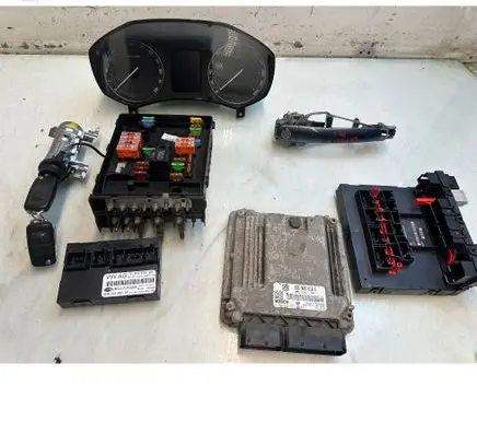 Skoda Octavia Mk2 (1Z) Engine control unit/module 03G906016K 1039S07818 0281012237