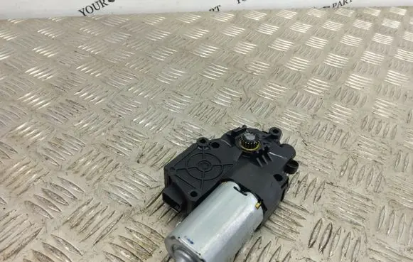 BMW X3 F25 Sunroof motor/actuator 7213044