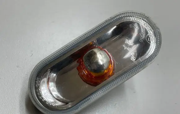 Volkswagen Caddy Front fender indicator light 2K0949117B 0215655