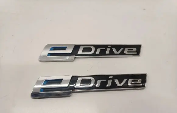 Manufacturer badge logo/emblem