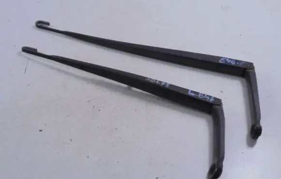 BMW 3 E46 Front wiper blade arm 7007128