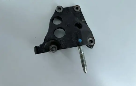 Lexus NX Engine mounting bracket