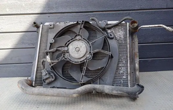 Nissan Note (E11) Radiator set 92100AY601 8200688475