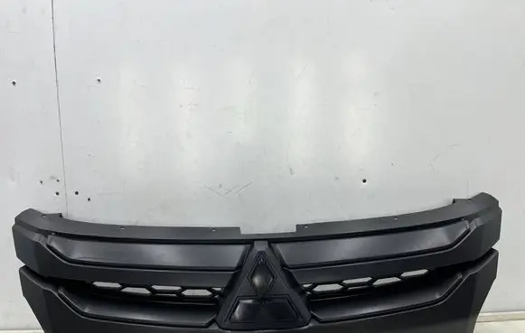 Mitsubishi L200 Front grill 7450B264