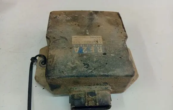Mazda 323 F Fuel injection control unit/module RF2A18701A