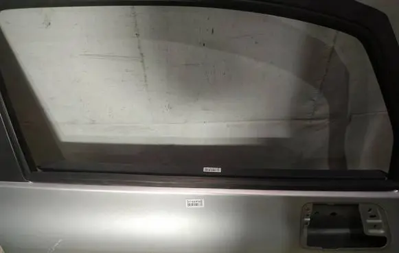 Peugeot 1007 Front door glass trim molding 