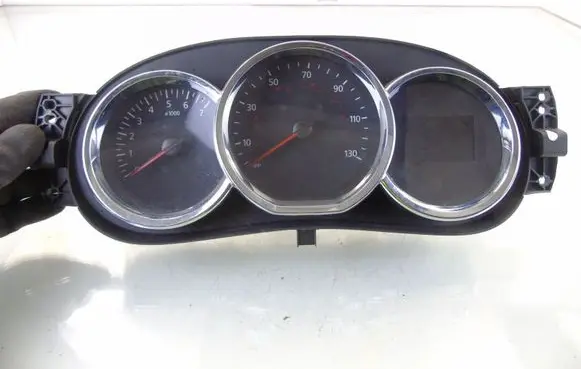 Dacia Sandero Speedometer (instrument cluster)