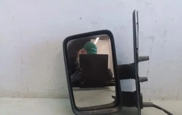 Front door electric wing mirror