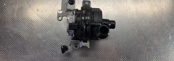 Mercedes-Benz E W213 Electric auxiliary coolant/water pump A0005002686