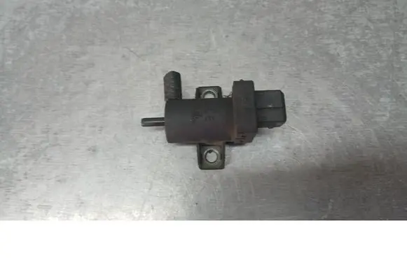 Volvo S40, V40 Coolant heater control valve 7700113709