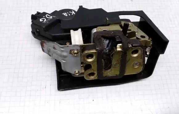 KIA Rio Rear door lock