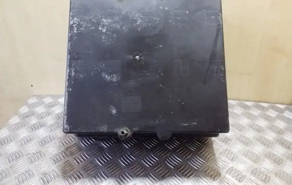 Battery box tray