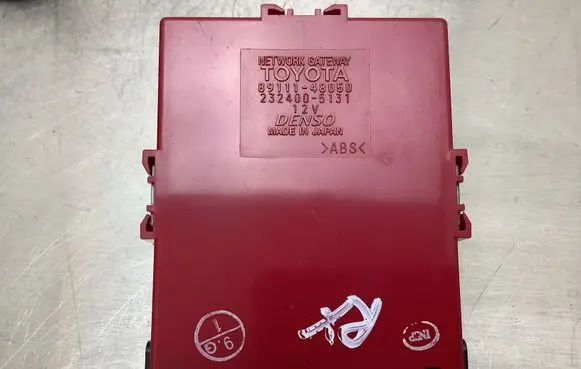 Lexus RX 330 - 350 - 400H Gateway control module 8911148050 2324005131