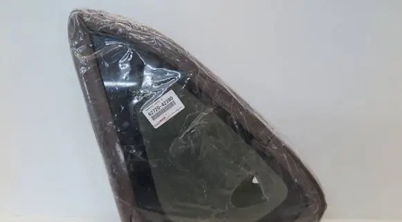 Toyota RAV 4 (XA50) Rear vent window glass 62720-42390