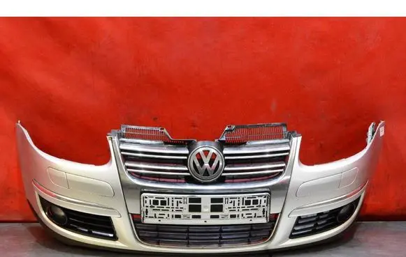 Volkswagen Jetta V Front bumper 