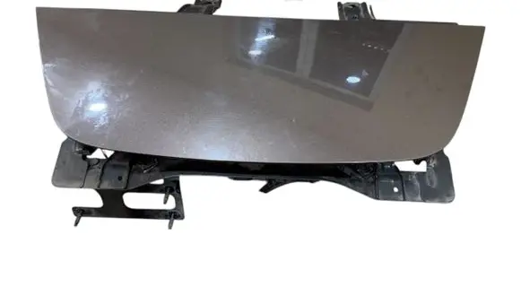 Nissan Leaf II (ZE1) Electric car charge socket cover 