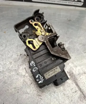 Mercedes-Benz ML W163 Rear door lock A1637302635