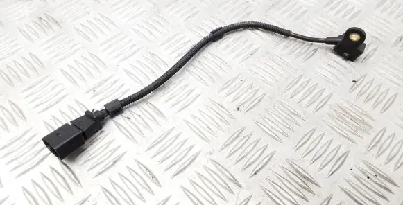 Volkswagen Golf VI Crankshaft position sensor 03L957147A
