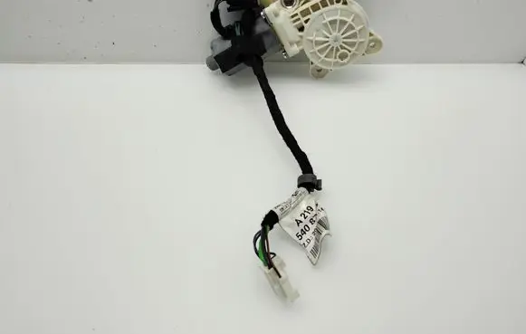 Mercedes-Benz CLS C219 Front door window regulator motor A2195408705 0130821433 A0035400681
