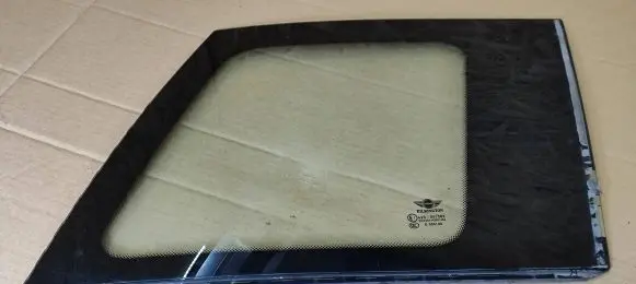 Mini Cooper Countryman R60 Rear side window E000199 E143R001583 DOT682M3232AS2