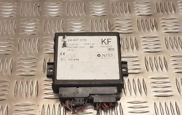 Opel Astra G Door central lock control unit/module 24437076