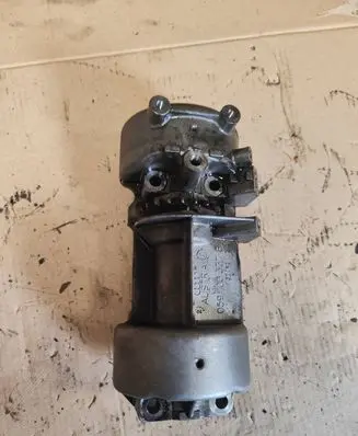Audi A4 S4 B6 8E 8H Oil pump 059103337B