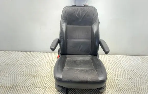 Volkswagen Transporter - Caravelle T5 Front driver seat 