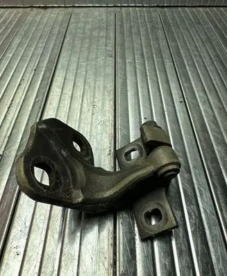 BMW 7 E65 E66 Rear door lower hinge 7017818