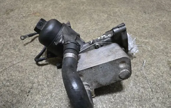 Engine oil radiator