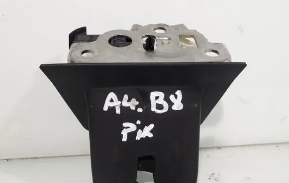 Audi A4 S4 B8 8K Tailgate/trunk/boot lock/catch/latch 8K9827505